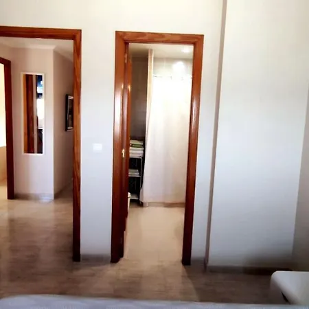 With Pool And Garage شقة إل كامبيلو