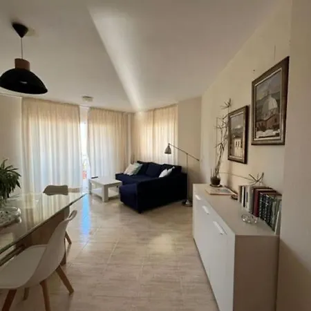 With Pool And Garage شقة *
