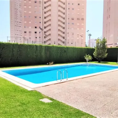 With Pool And Garage شقة إل كامبيلو